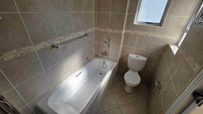 2 Bedroom Property for Sale in Reebok Western Cape